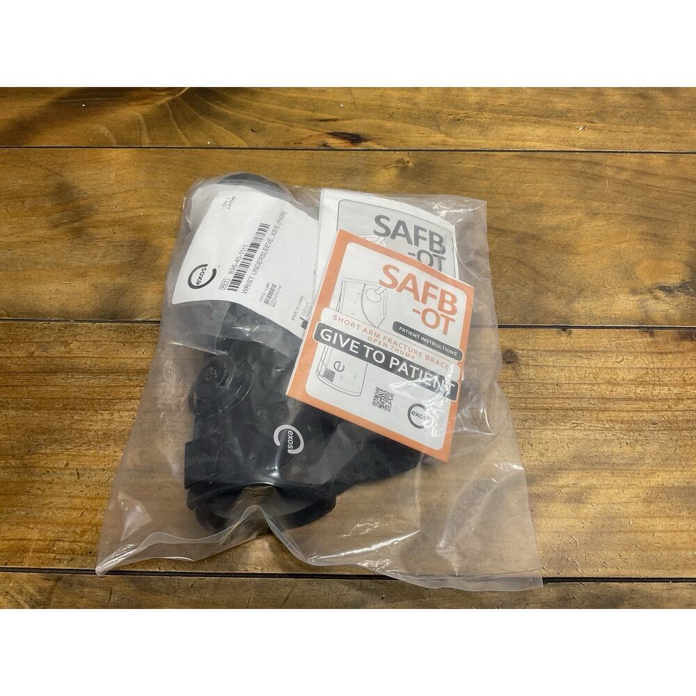 Exos Short Arm Fracture Brace, Open Thumb,XS/S Wrist Undersleeve